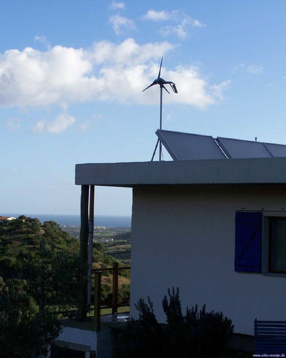 Die eigene kleine Windturbine auf dem Hausdach liefert Strom 